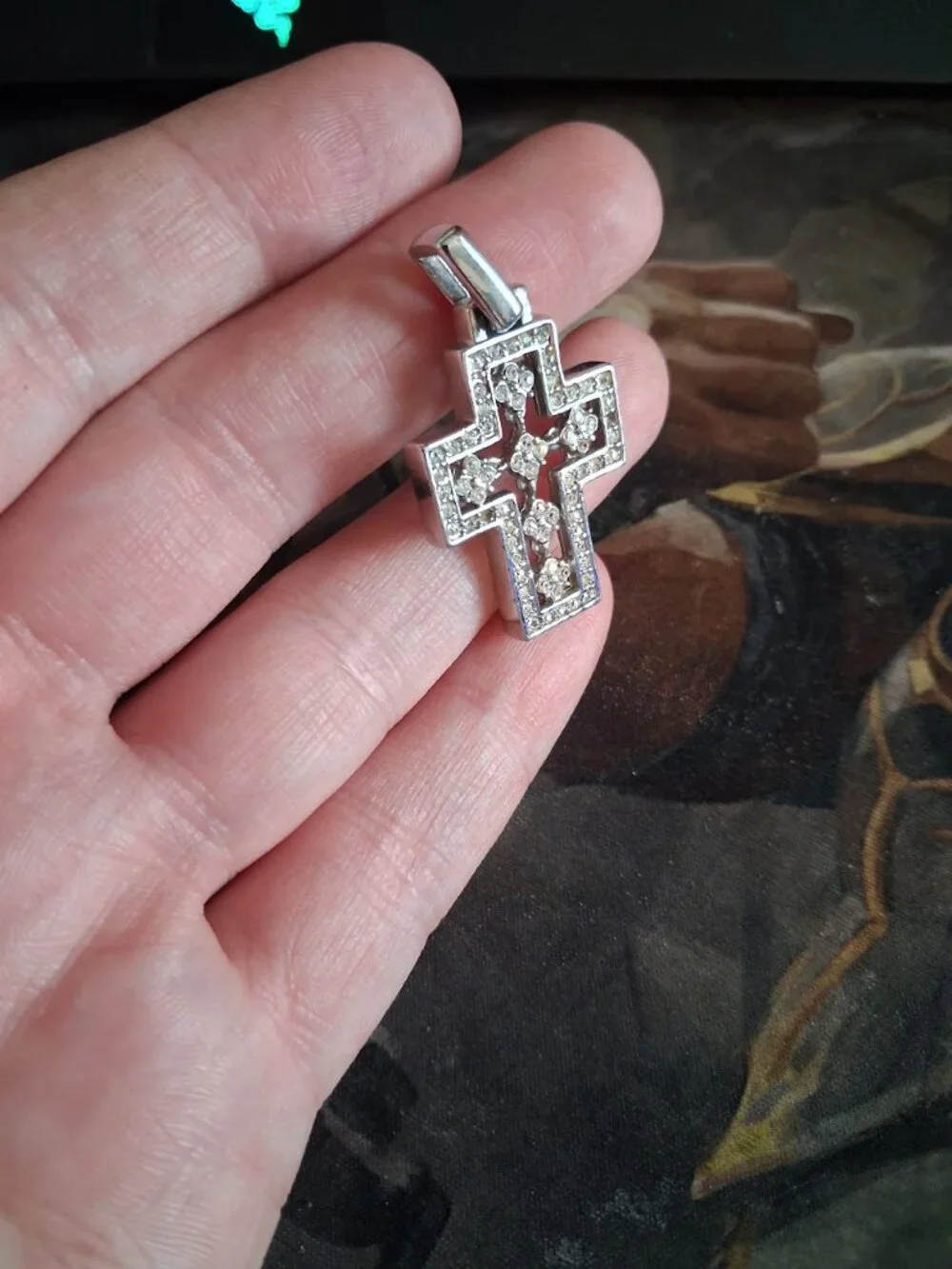 Cross pendant